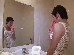 Disfruta del juego xvideos famosas