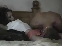 Los huéspedes plantan a cholitas xxx la criada en la habitación