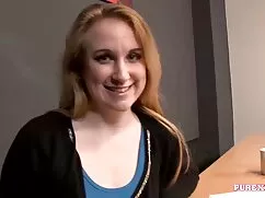 Una chica xxx salvaje y dos hombres.,
