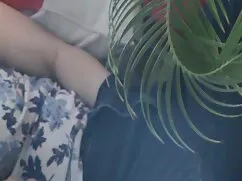 Chantaje para obligar a una mujer a anime sexo lamer en el balcón