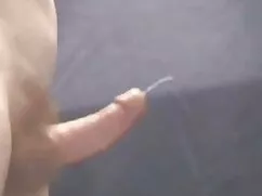 Un amigo en El elenco, castigarla con porno en castellano látigo