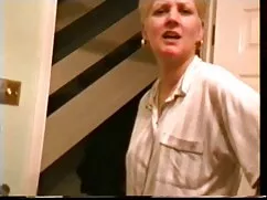 Los que toman susy gala sus miembros, y llevan el dedo al dedo