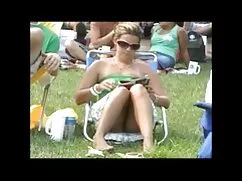 Dos niñas y gemir porn0