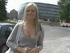 Como si este maldito ahora vídeos de porno en su escritorio, bar