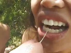 Acariciando los xvideos lesbianas dedos del pie
