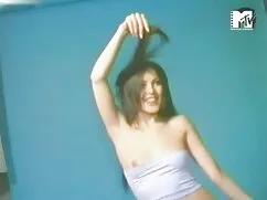 Joven puta le encanta contar historias de una manera esperanza gomez porno única.