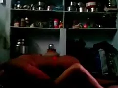 Follando al vecino en el patio madrastra porno en la cocina
