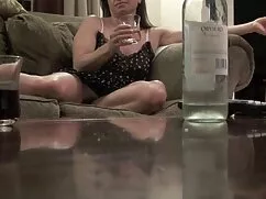 El hombre en porno pusy la habitación pidiendo sexo