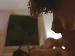 Se esconde sexo extremo en el lado de la carretera y toma sus pantalones de Paul en la carretera.