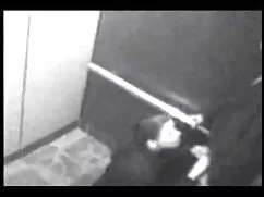 Sueños hechos realidad: su hermana trae a pornoporno casa un negro amigos